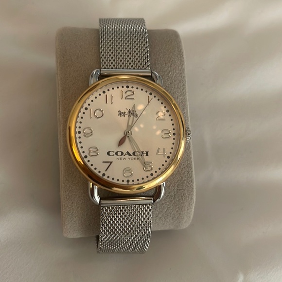 Coach Watch - Picture 1 of 5